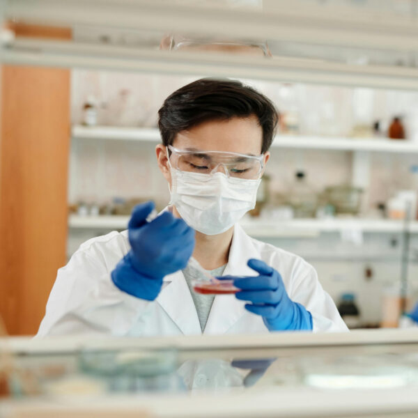 Man working in Pharma - Elements Biotech Man working in Pharma - Elements Biotech